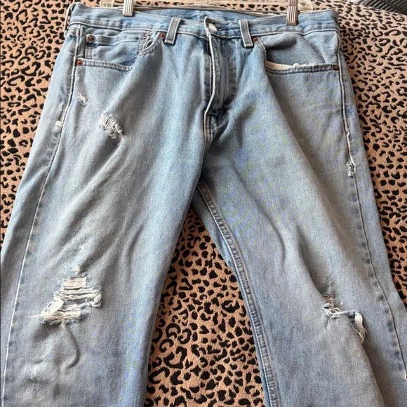 Men's Distressed Levi's Jeans 505 Size 34 x 32 - Picture 1 of 14